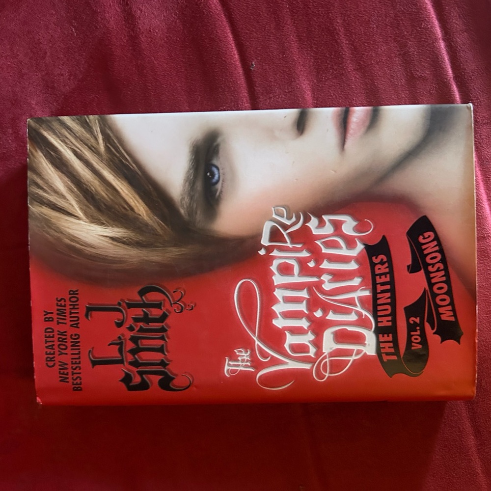 The Vampire Diaries: The Hunters Vol. 1&2 Books